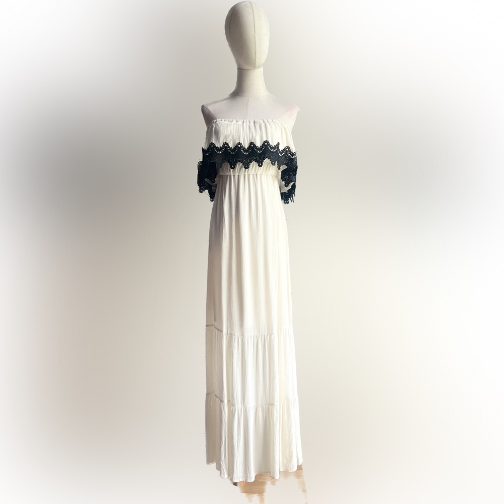 ROMEO + JULIET  COUTURE NWT  Off Shoulder Maxi Dress - Picture 2 of 12
